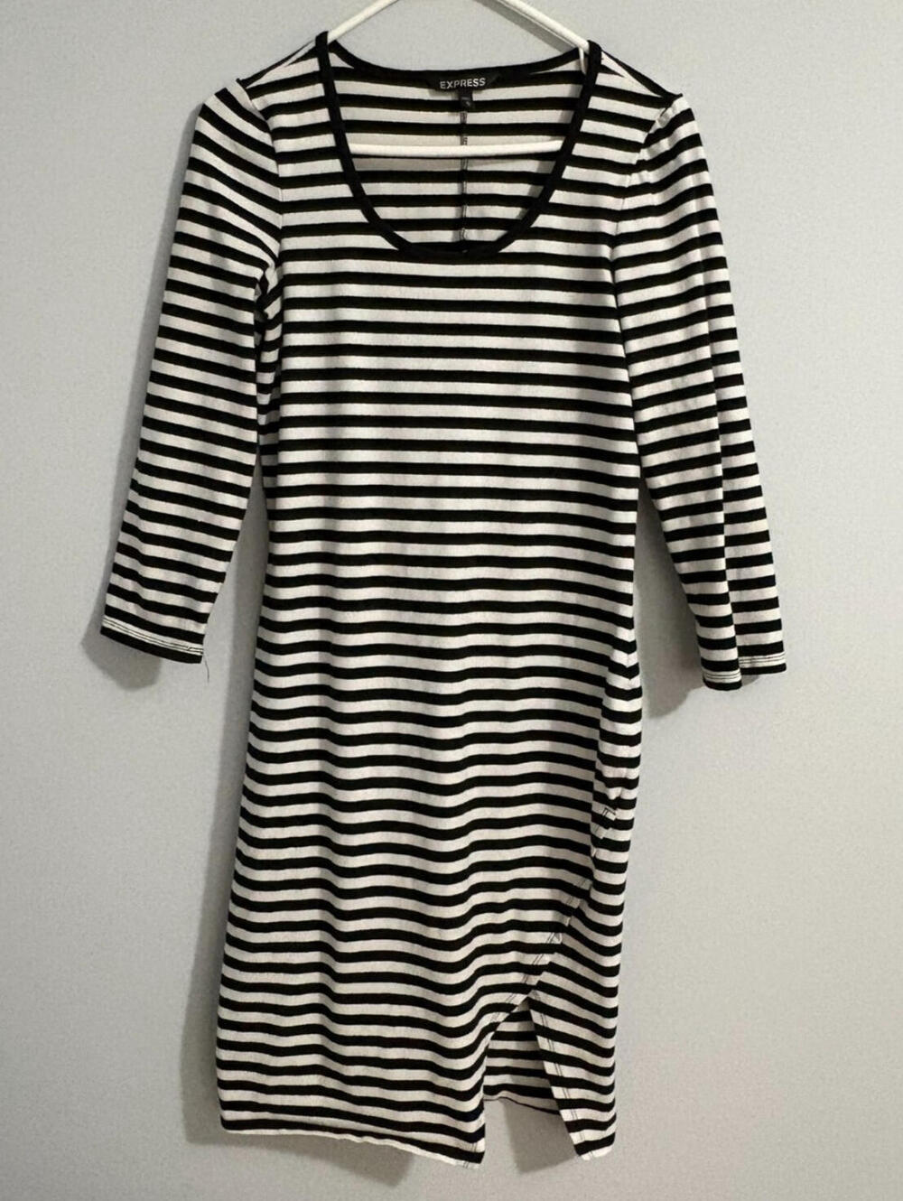 Express Casual Bodycon Dress Black & White Striped Medium 3/4 Sleeve Front Slit
